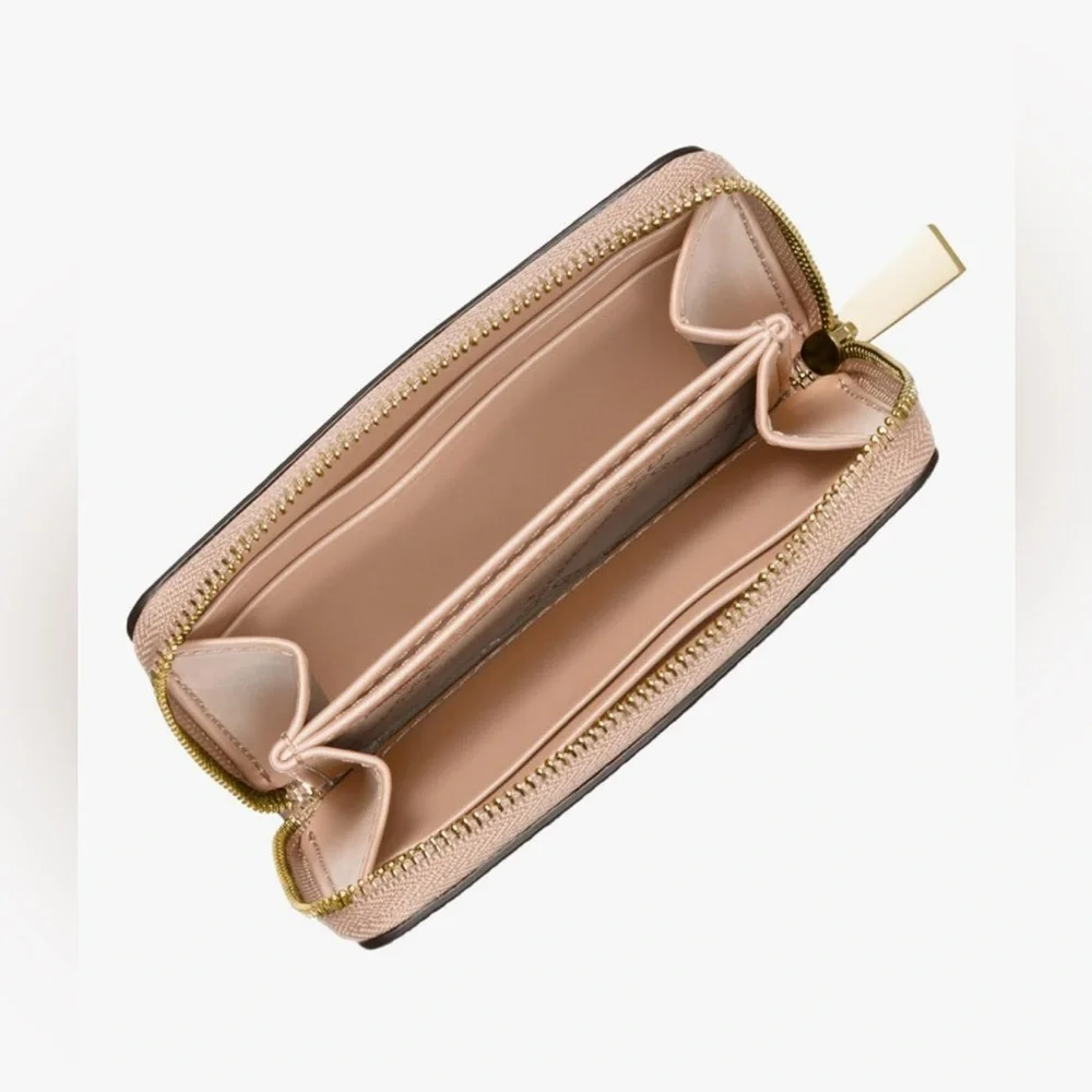 SOLD!!!! MICHAEL KORS JET SET SMALL ZIP AROUND CARD CASE - Picture 2 of 12